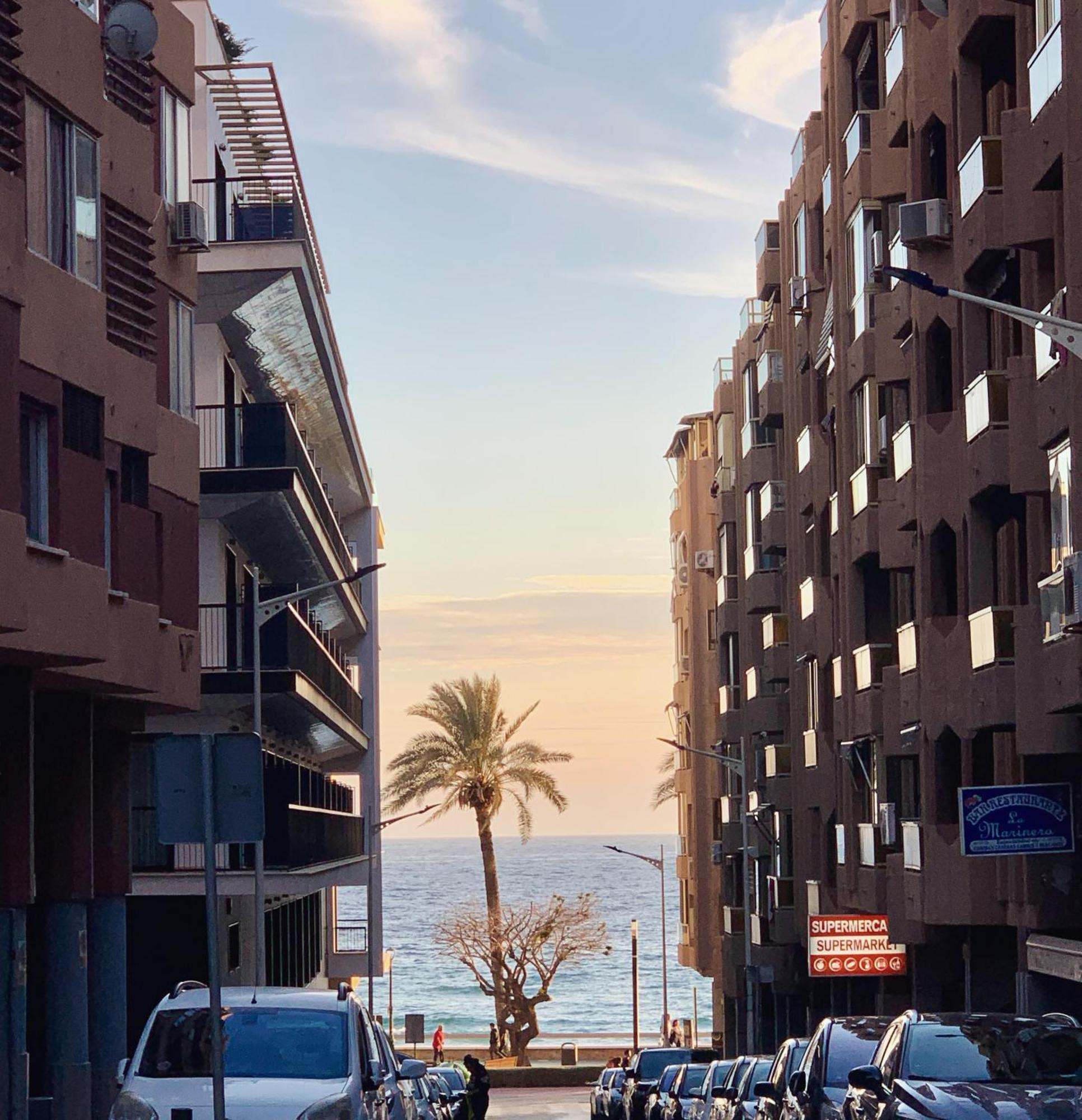 Spanglish Hostel Benidorm Eksteriør bilde