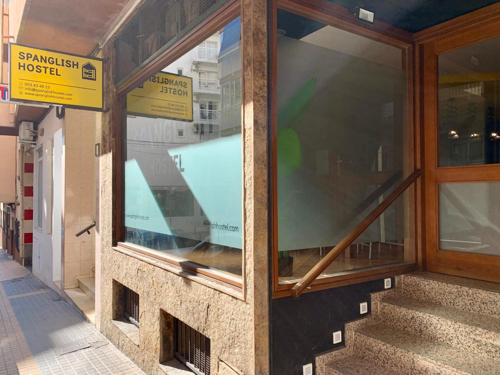 Spanglish Hostel Benidorm Eksteriør bilde