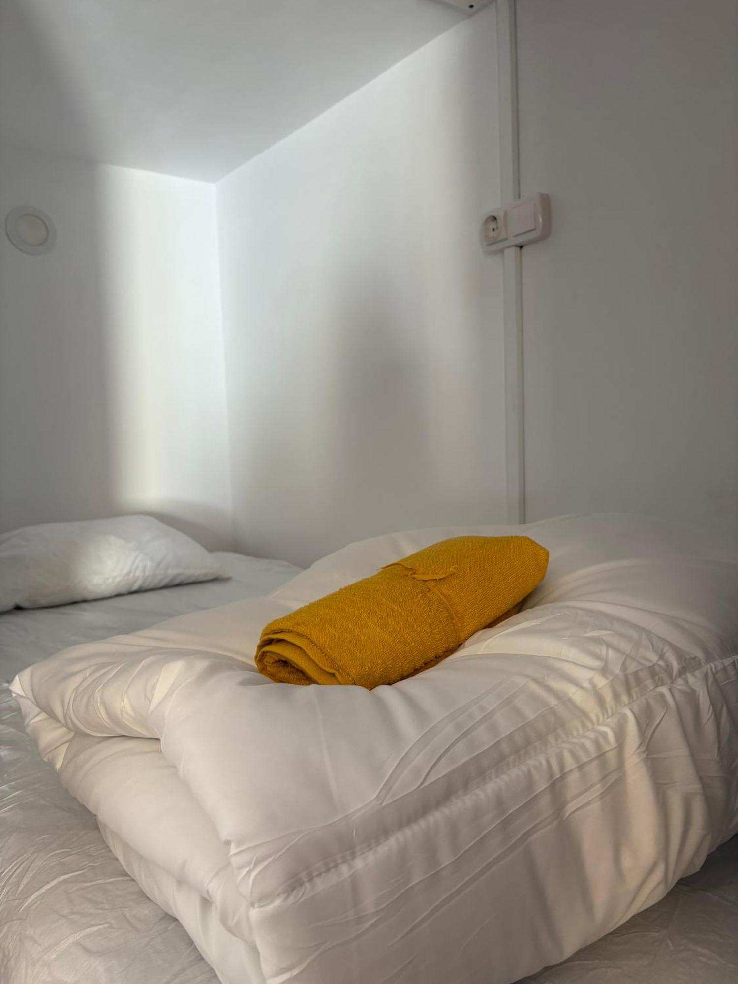 Spanglish Hostel Benidorm Eksteriør bilde