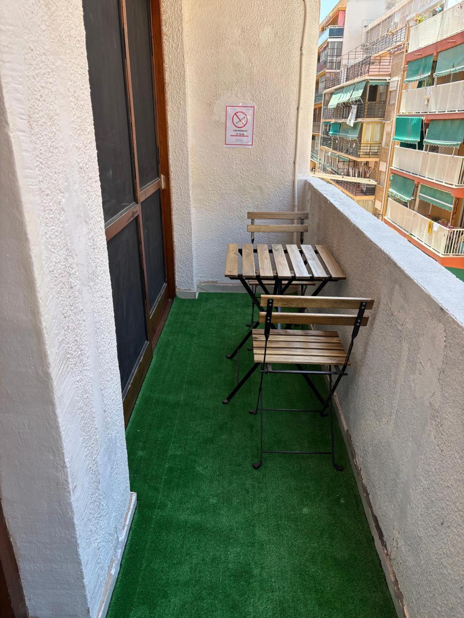 Spanglish Hostel Benidorm Eksteriør bilde
